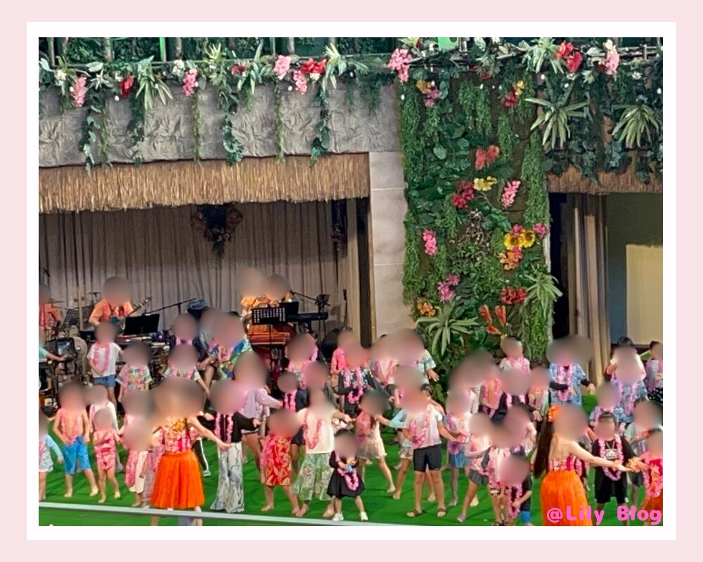 ハワイアンズ フラダンス ショー ステージで参加している様子