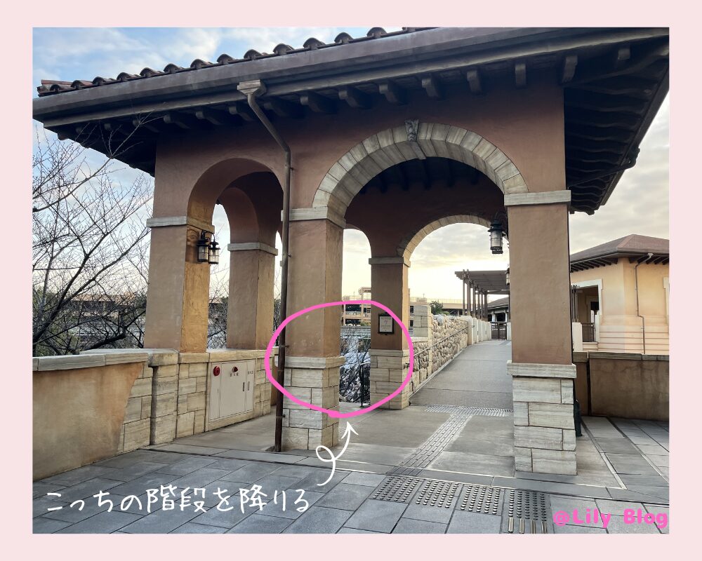 ミラコスタ ディズニシーの入場列に行くための階段